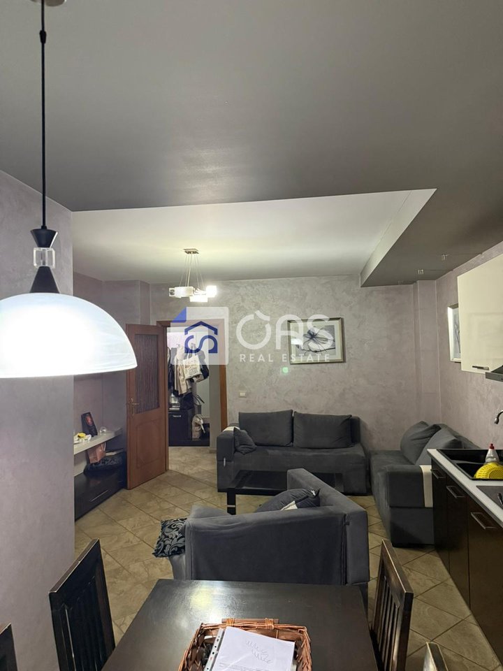 Apartment 2+1 for rent on Rruga e Kavajes.