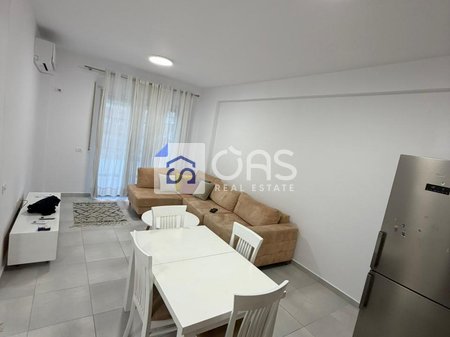 jepet me qira Apartament  2+1  Te Pallati me shigjeta