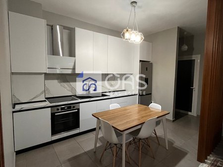 Jepet me qera  apartamenti 1+1  casa italia