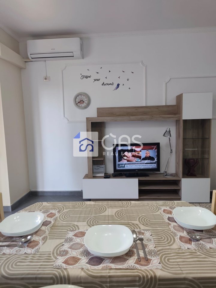 Jepet apartament me qera 1+1 21 Dhjetori