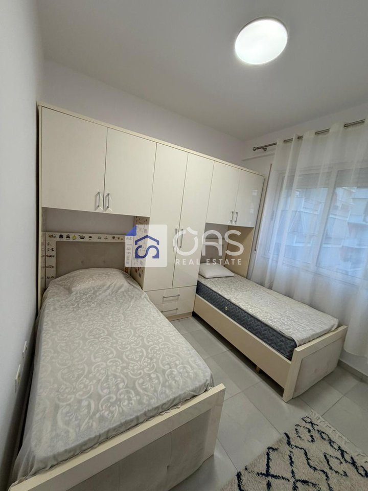 jepet me qira Apartament  2+1  Te Pallati me shigjeta