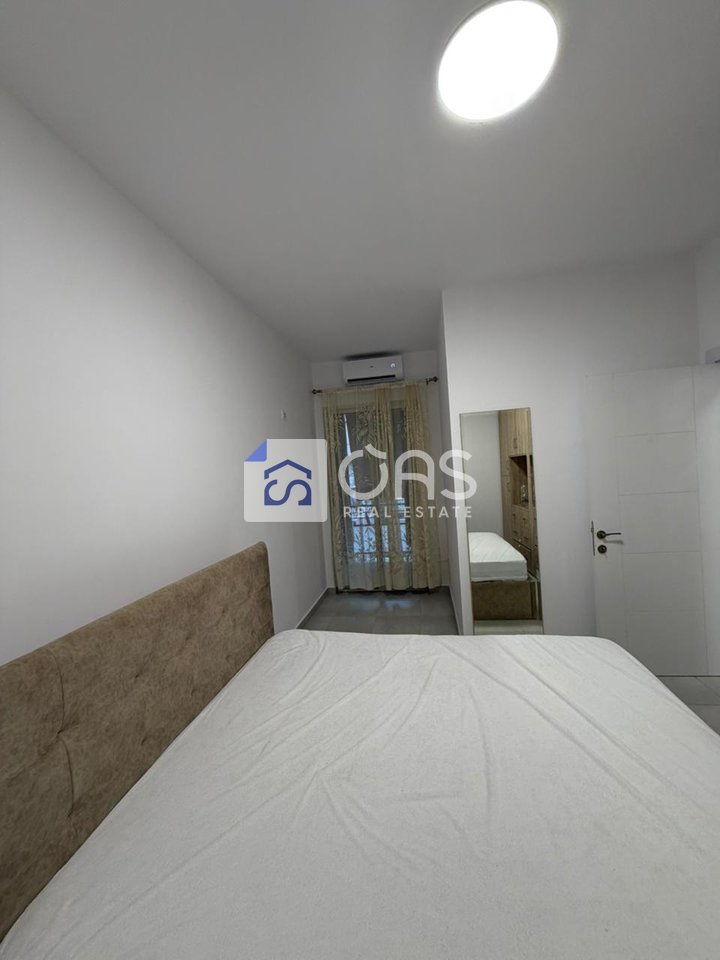 jepet me qira Apartament  2+1  Te Pallati me shigjeta