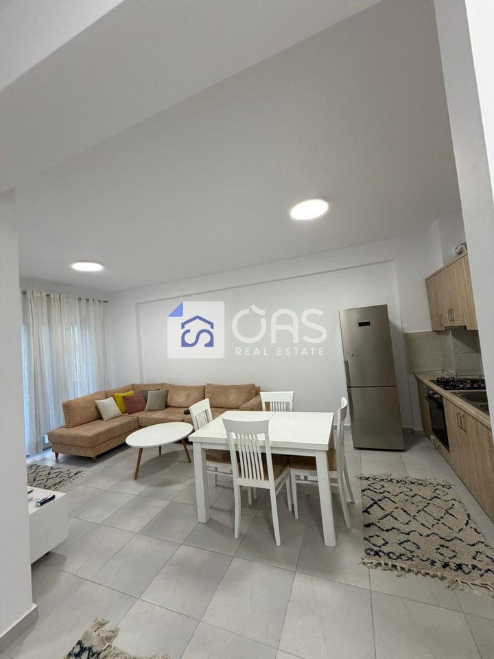 jepet me qira Apartament  2+1  Te Pallati me shigjeta