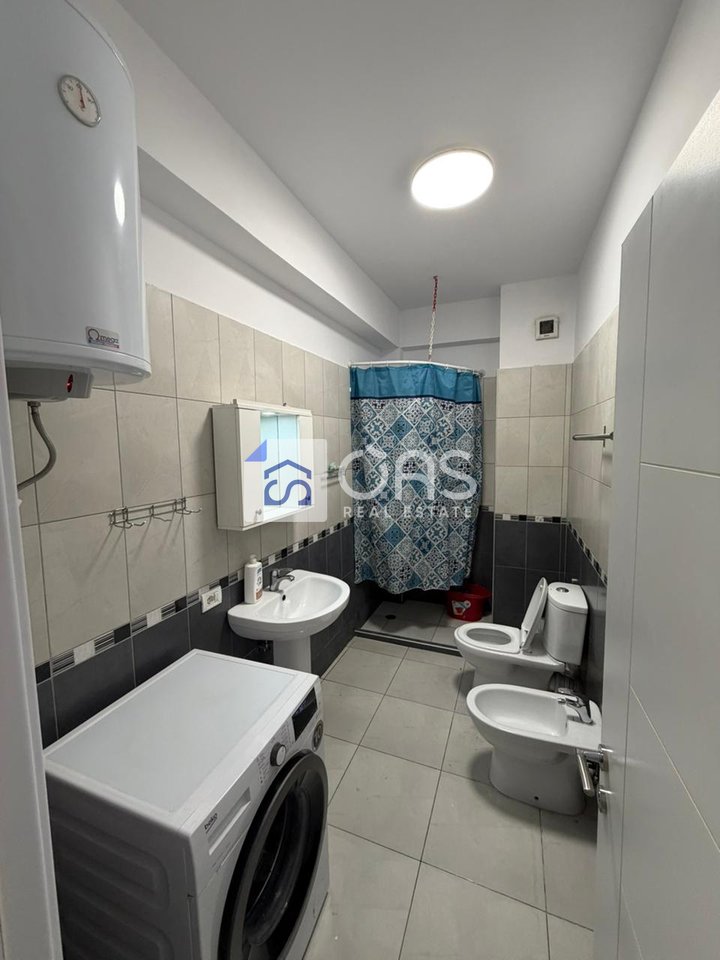 jepet me qira Apartament  2+1  Te Pallati me shigjeta