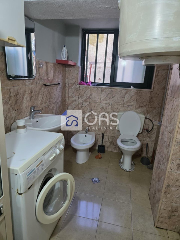 Jepet apartament me qera 1+1 Myslym Shyri