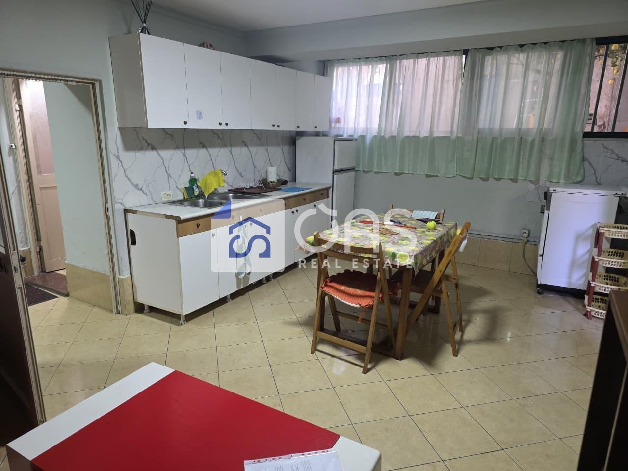Jepet apartament me qera 1+1 Myslym Shyri