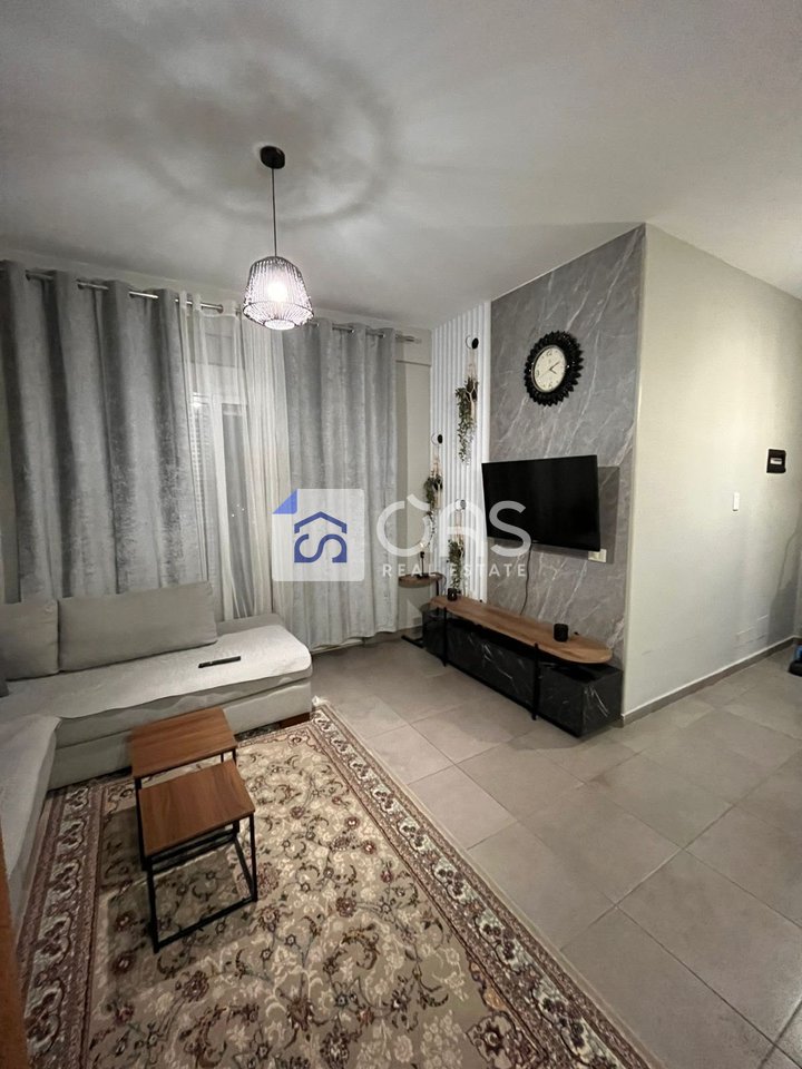 Jepet me qera  apartamenti 1+1  casa italia
