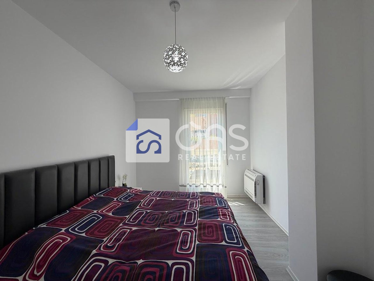 Jepet me qera apartament 1+1 te Rruga e Barikadave.