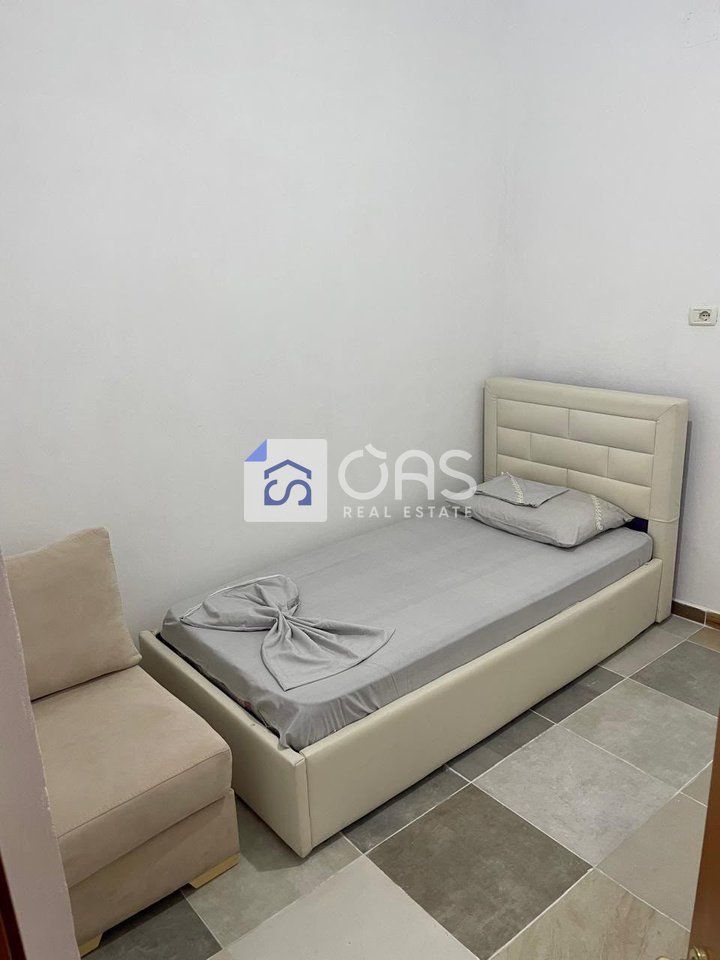 Apartment 2+1 with parking for rent    5 May