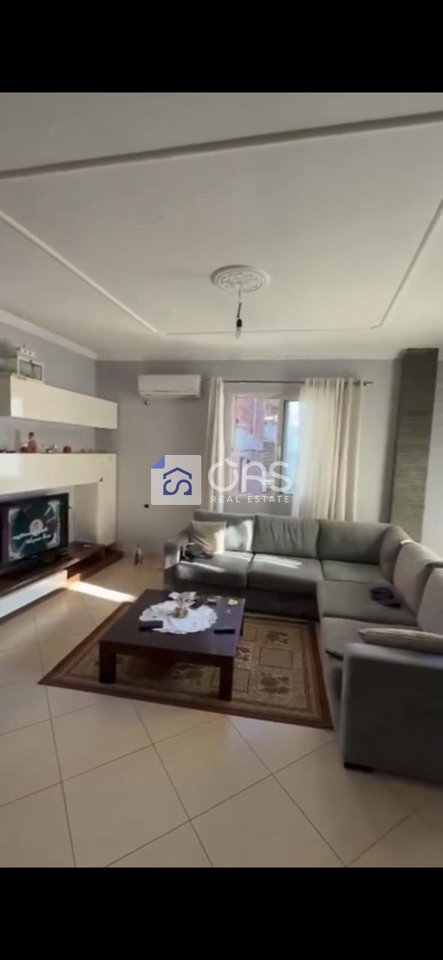 Jepet apartament me qera 3+1 ne Selite