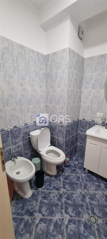 Jepet apartament me qera 1+1 te Rruga 4 Deshmoret