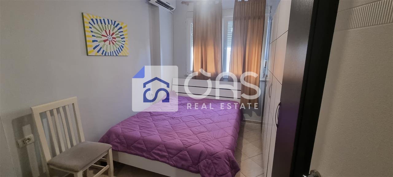 Jepet apartament me qera 1+1 te Rruga 4 Deshmoret