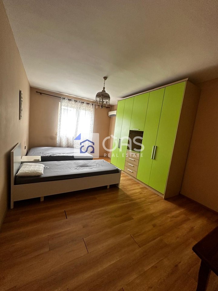 Jepet apartament me qera 2+1 Te Rruga Bardhyl
