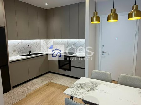Jepet me qera apartament 1+1 tek Siri Kodra (Pallati Kontakt)
