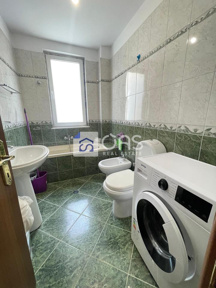 Jepet me qera apartamenti 2+1+2 kopshti zologjik