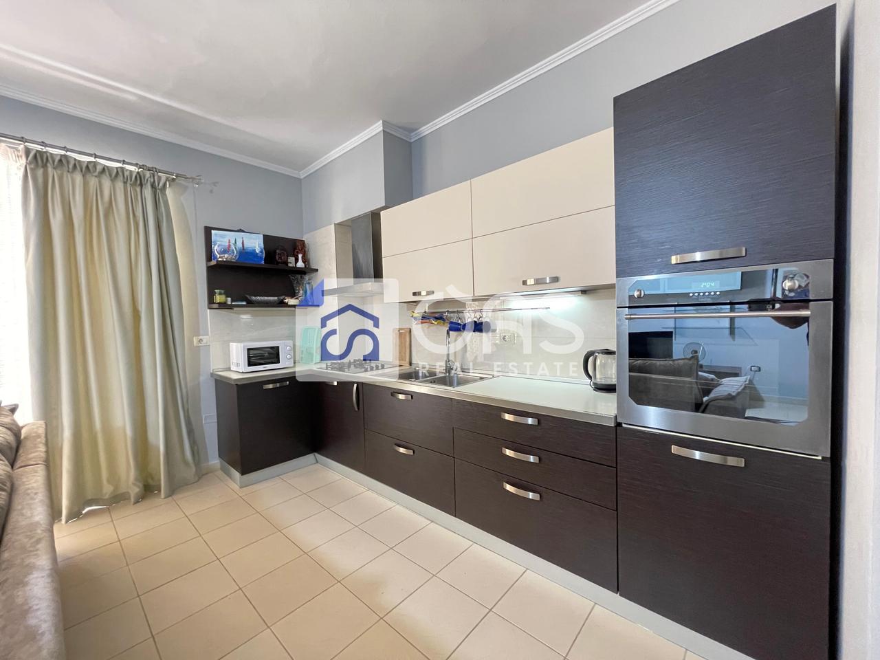 Jepet me qera apartamenti 2+1+2 kopshti zologjik