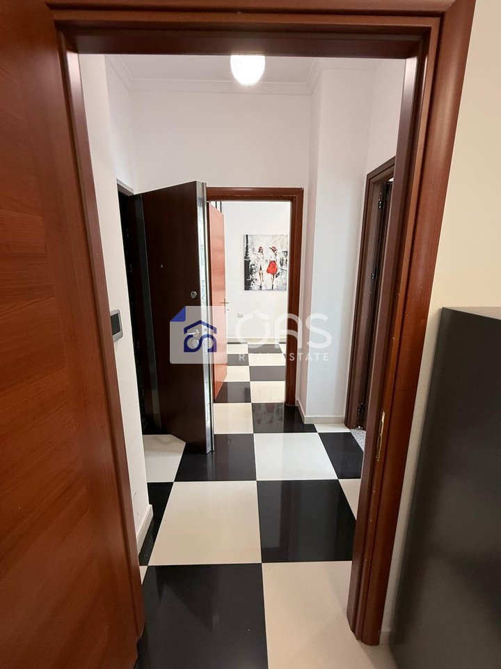 Jepet apartament me qera 1+1 ne Porcelan
