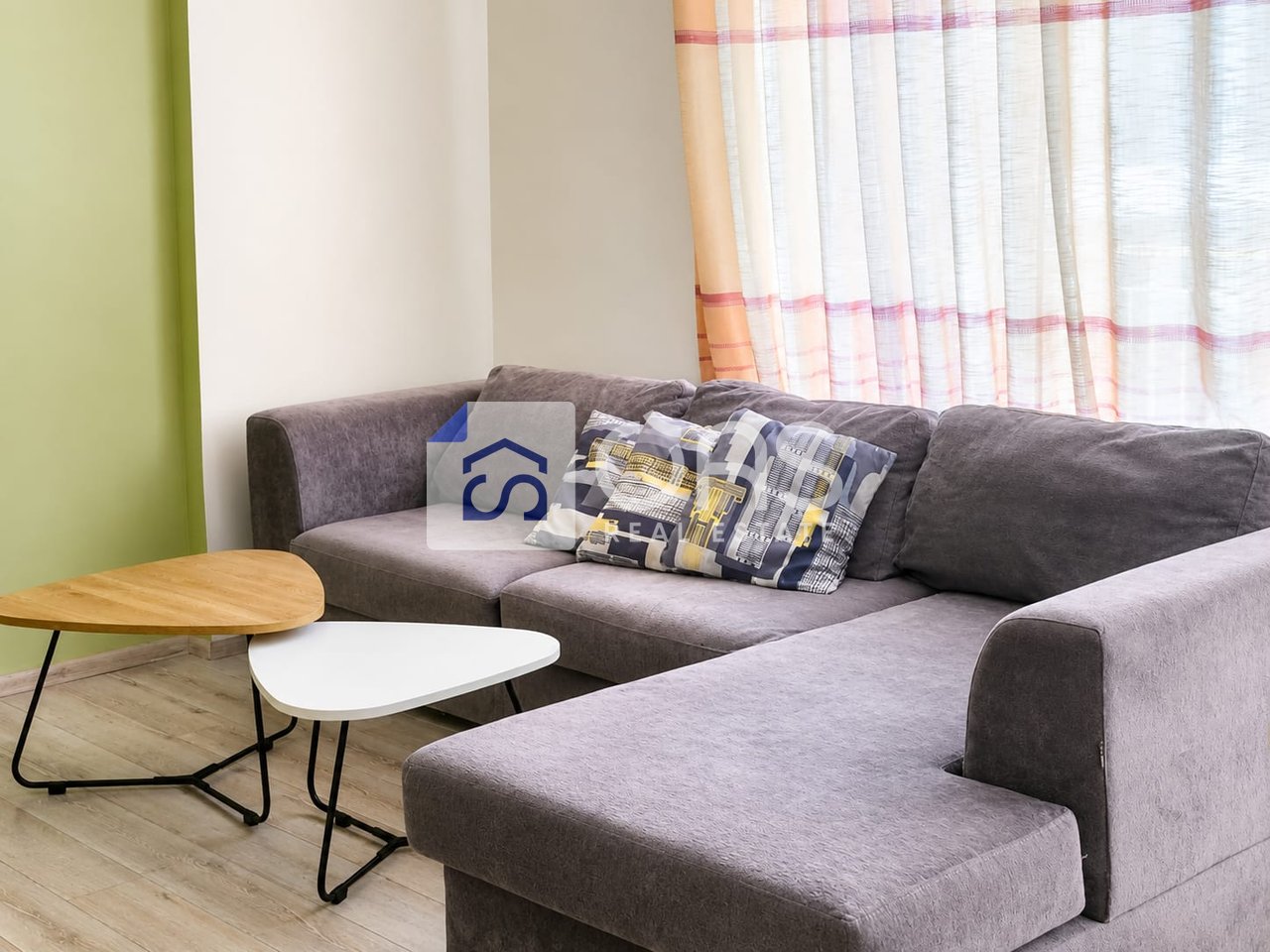 Jepet me qera apartamenti 2+1+2 kopshti zologjik