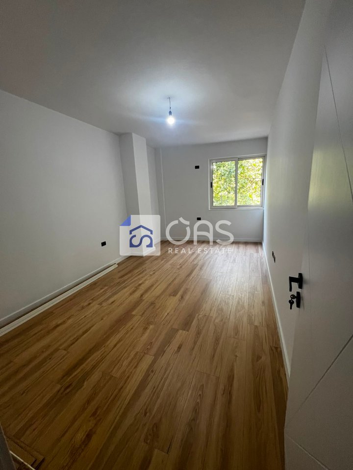 Shitet apartament 2+1 ne Don Bosko.