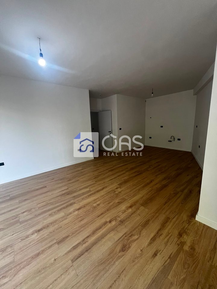 Shitet apartament 2+1 ne Don Bosko.