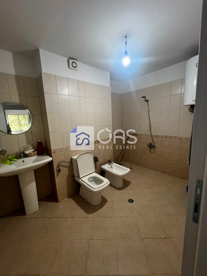 Shitet apartament 2+1 ne Don Bosko.