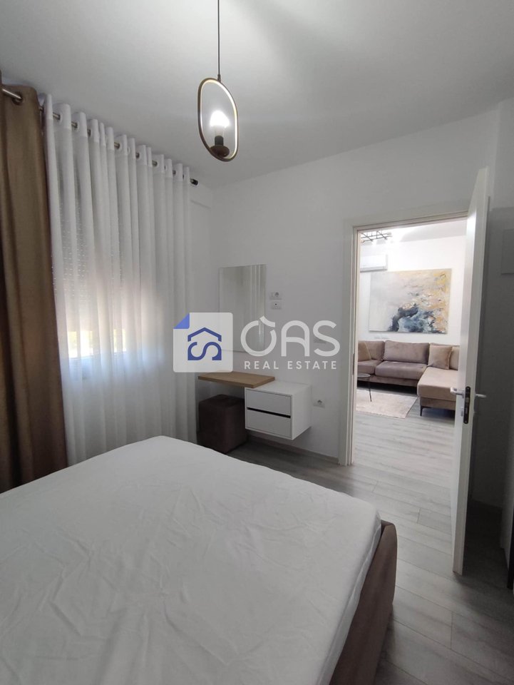 Jepet me qera apartamenti  1+1 yzberisht (amerikan 3)