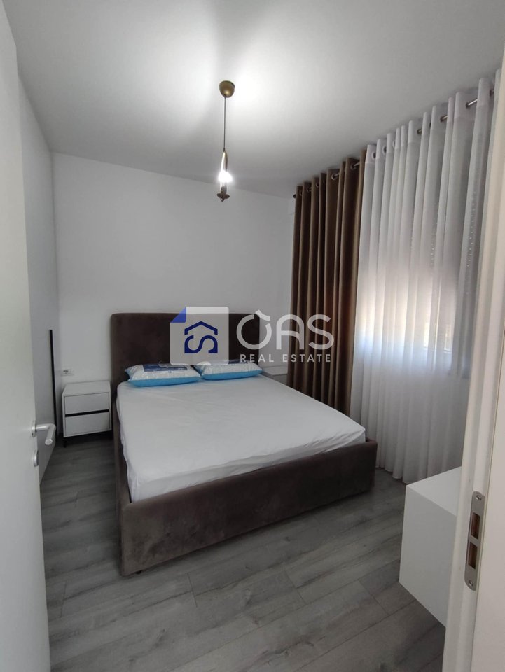 Jepet me qera apartamenti  1+1 yzberisht (amerikan 3)