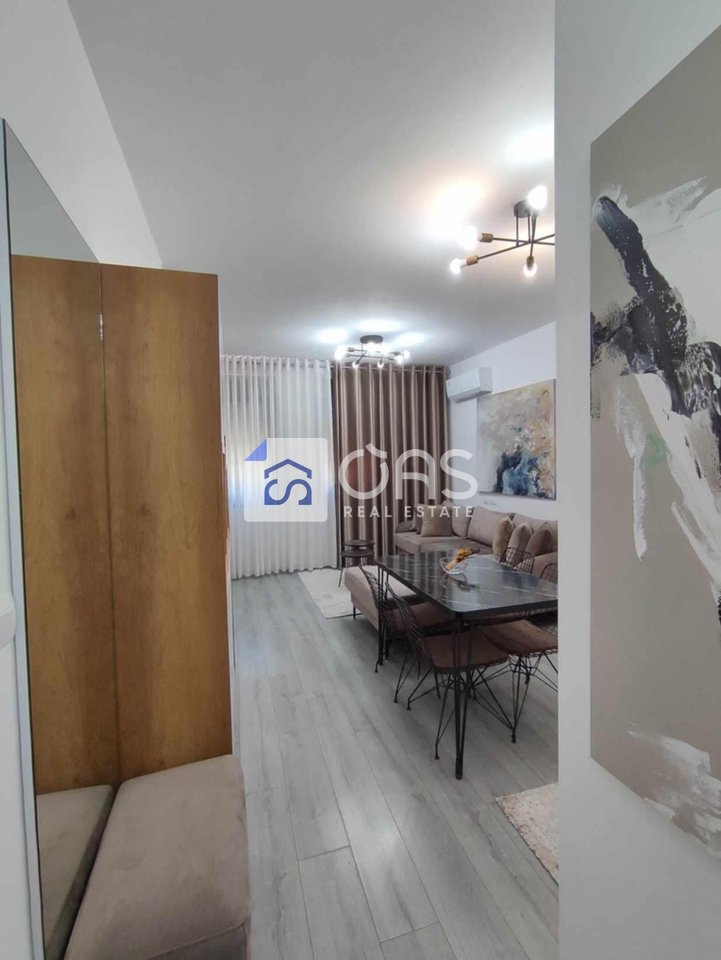 Jepet me qera apartamenti  1+1 yzberisht (amerikan 3)