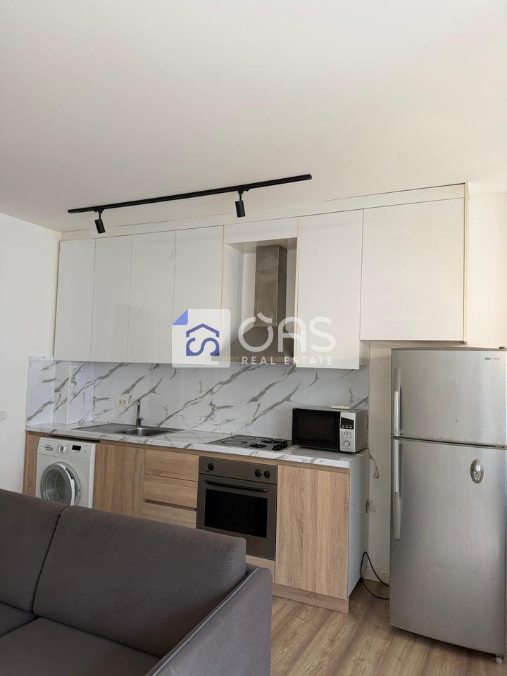Jepet apartament me qera 1+1 Rruga Barrikadave