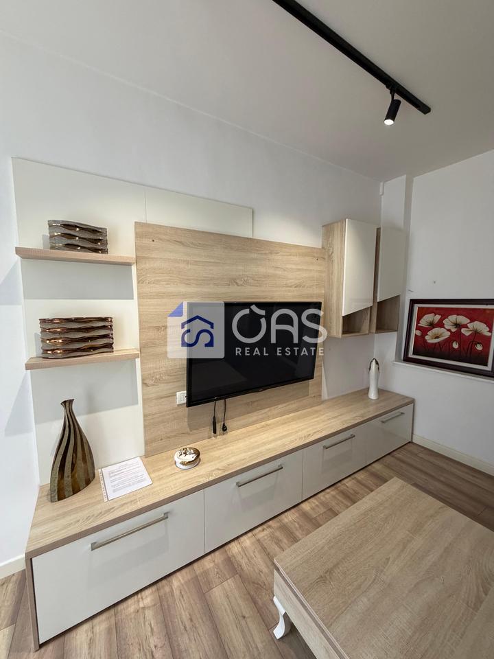 Jepet apartament me qera 1+1 Rruga Barrikadave