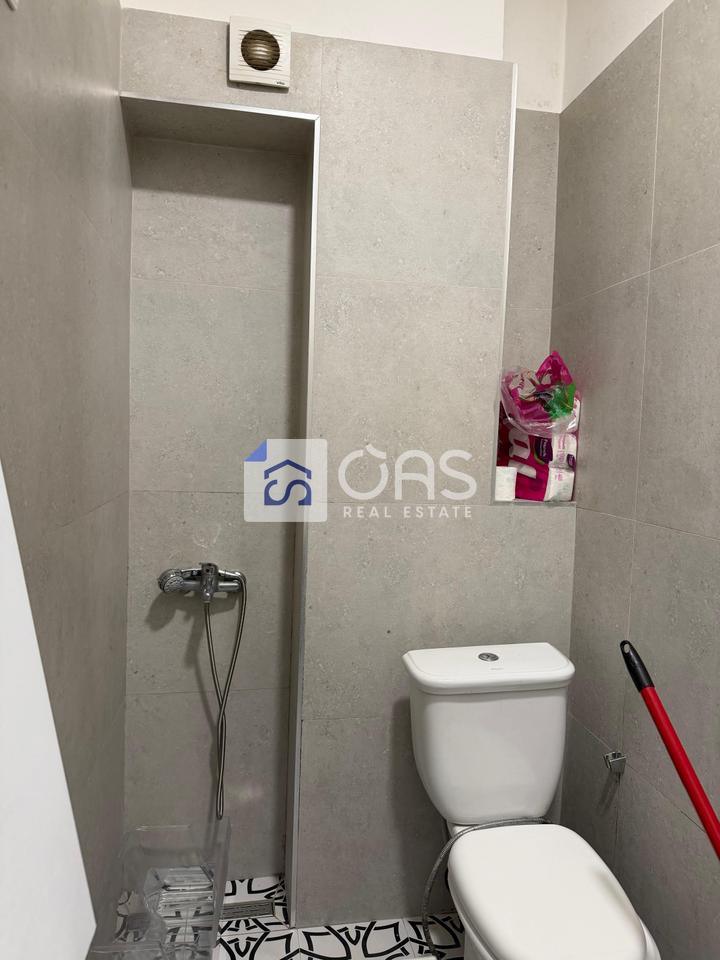 Jepet apartament me qera 1+1 Rruga Barrikadave