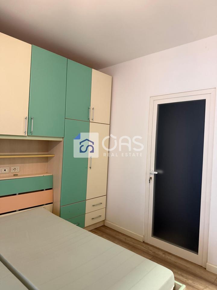 Jepet apartament me qera 1+1 Rruga Barrikadave