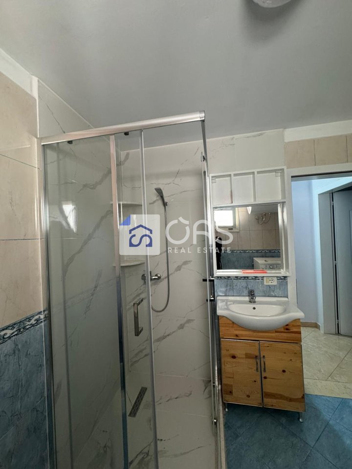 Jepet me qera apartamenti  1+1 porcelain