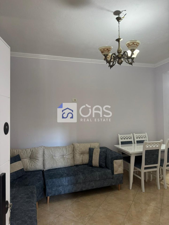 Jepet me qera apartamenti  1+1 porcelain
