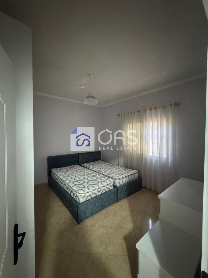 Jepet me qera apartamenti  1+1 porcelain