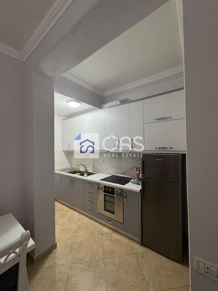 Jepet me qera apartamenti  1+1 porcelain