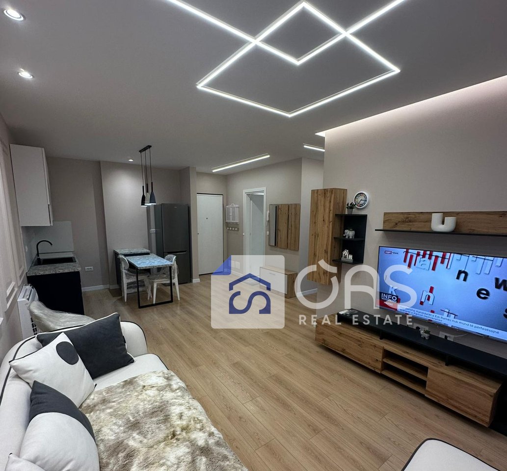 Jepet me qera apartament 1+1 Te Univers City