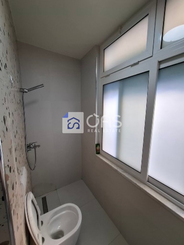 Jepet me qera apartament 2+1 Rruga e Barrikadave