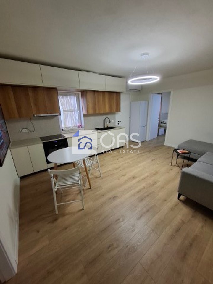 Jepet me qera apartament 2+1 Rruga e Barrikadave