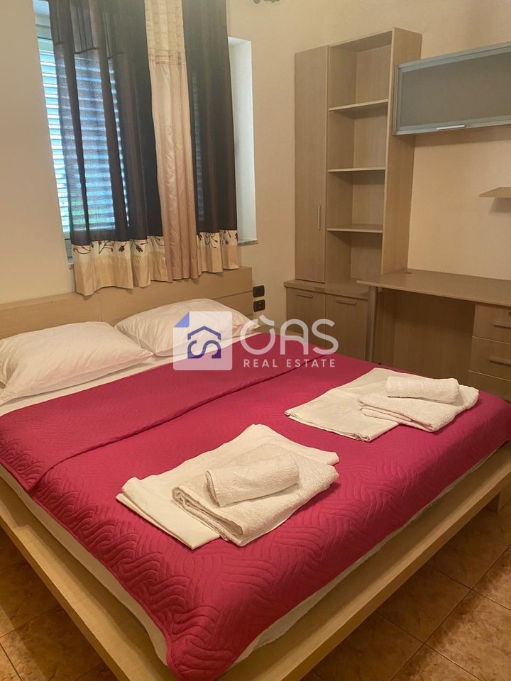 jepet me qira Apartament  3+1 Rruga elbasanit