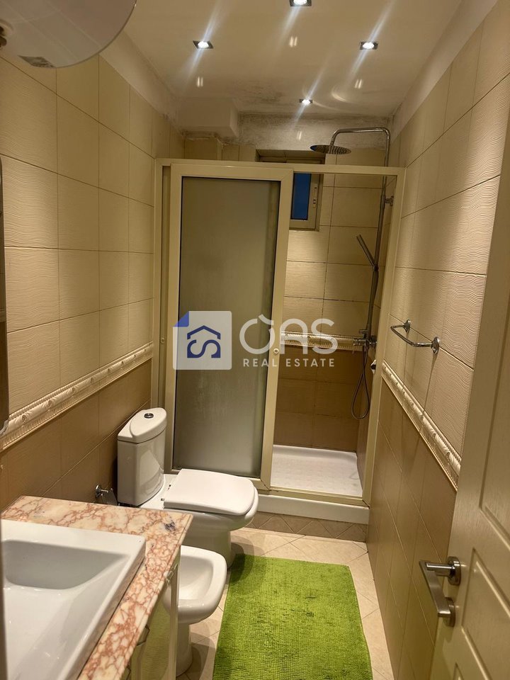 jepet me qira Apartament  3+1 Rruga elbasanit
