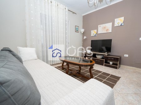 A 2+1 apartment is for rent at Willson Square.