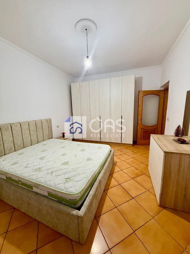 jepet me qira Apartament  2+1  kryqezimi brrylit