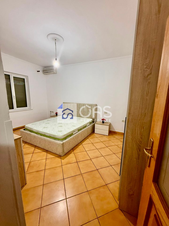 jepet me qira Apartament  2+1  kryqezimi brrylit