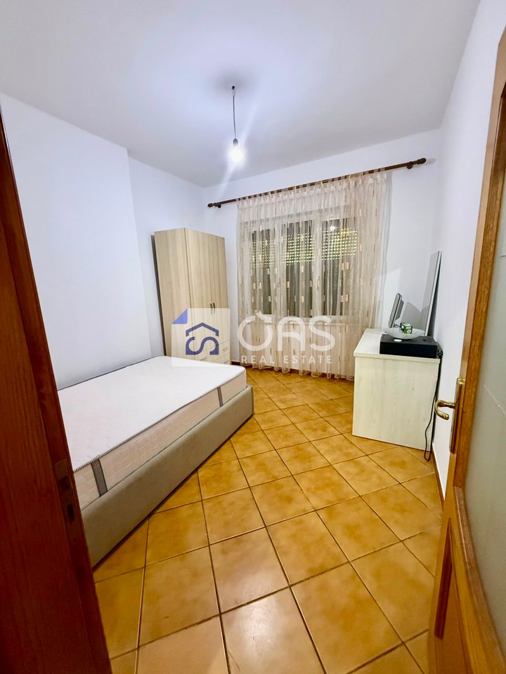 jepet me qira Apartament  2+1  kryqezimi brrylit