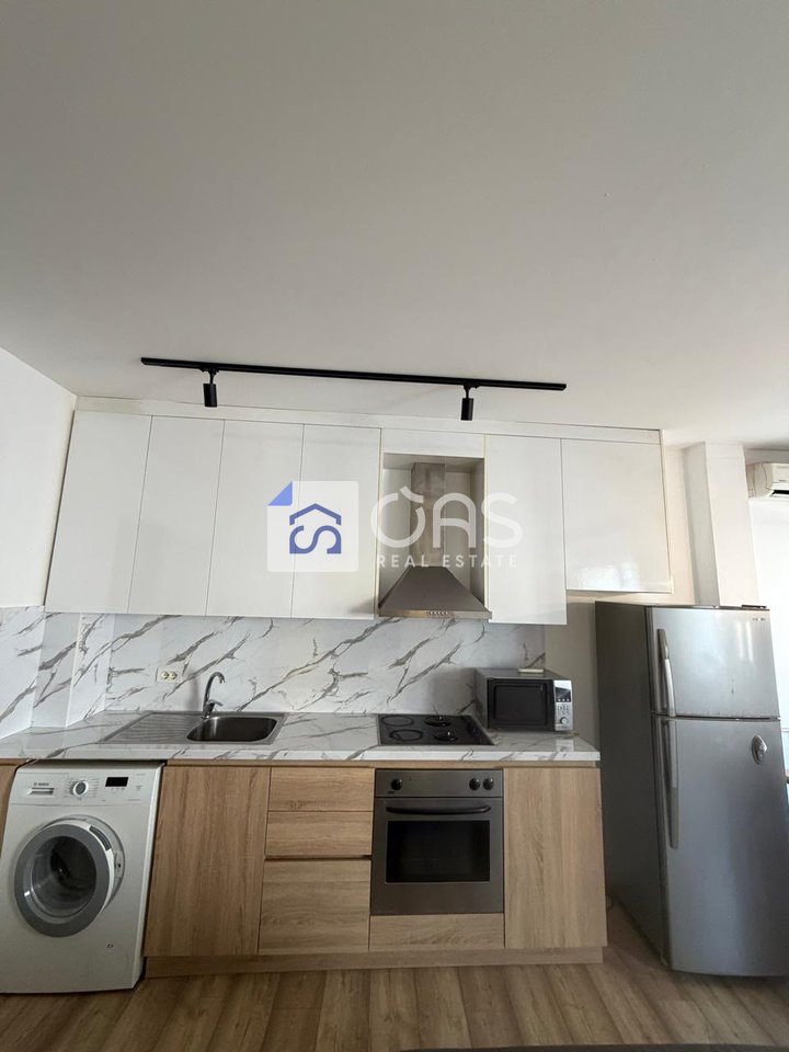 Jepet apartament me qera 1+1 Rruga Barrikadave