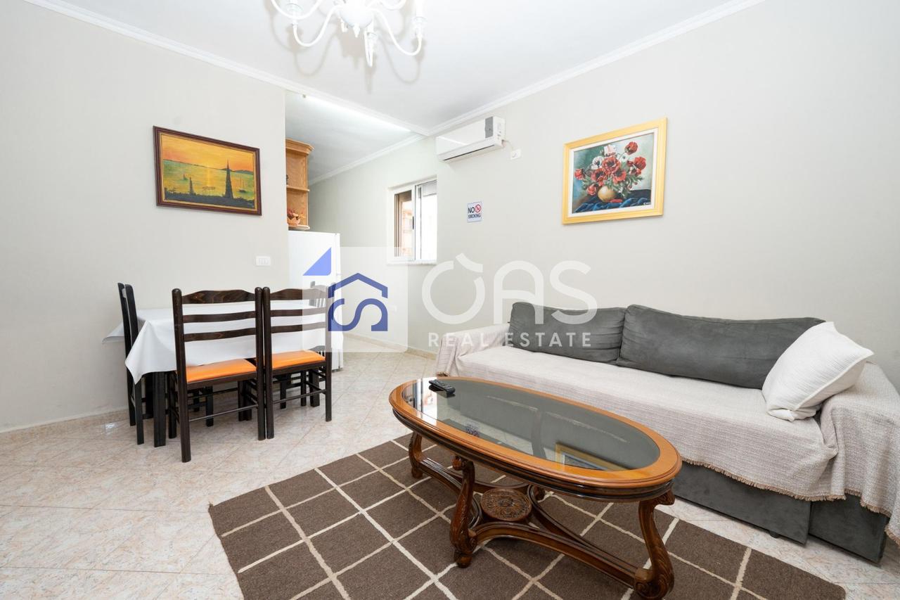 A 2+1 apartment is for rent at Willson Square.