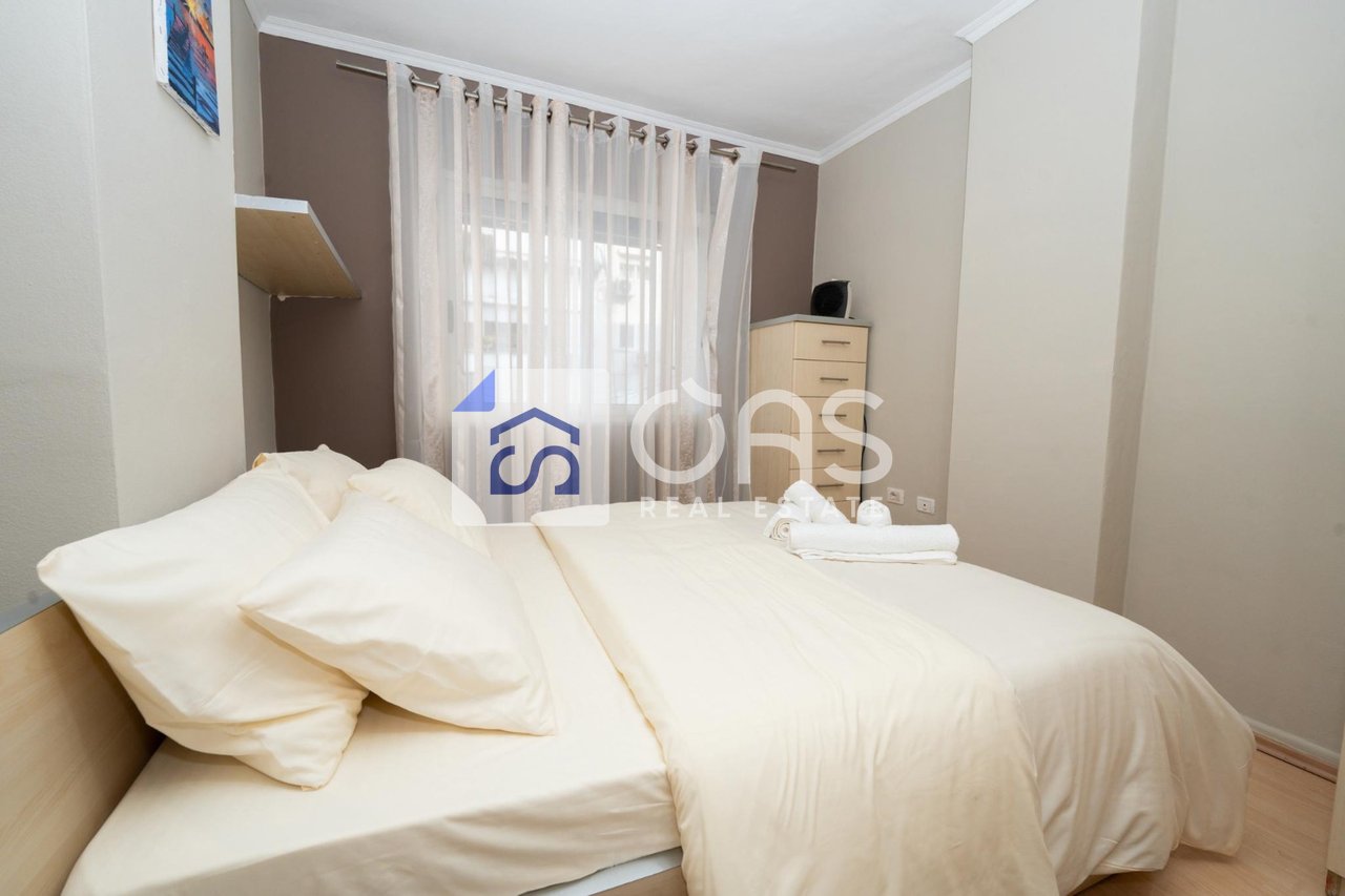 A 2+1 apartment is for rent at Willson Square.