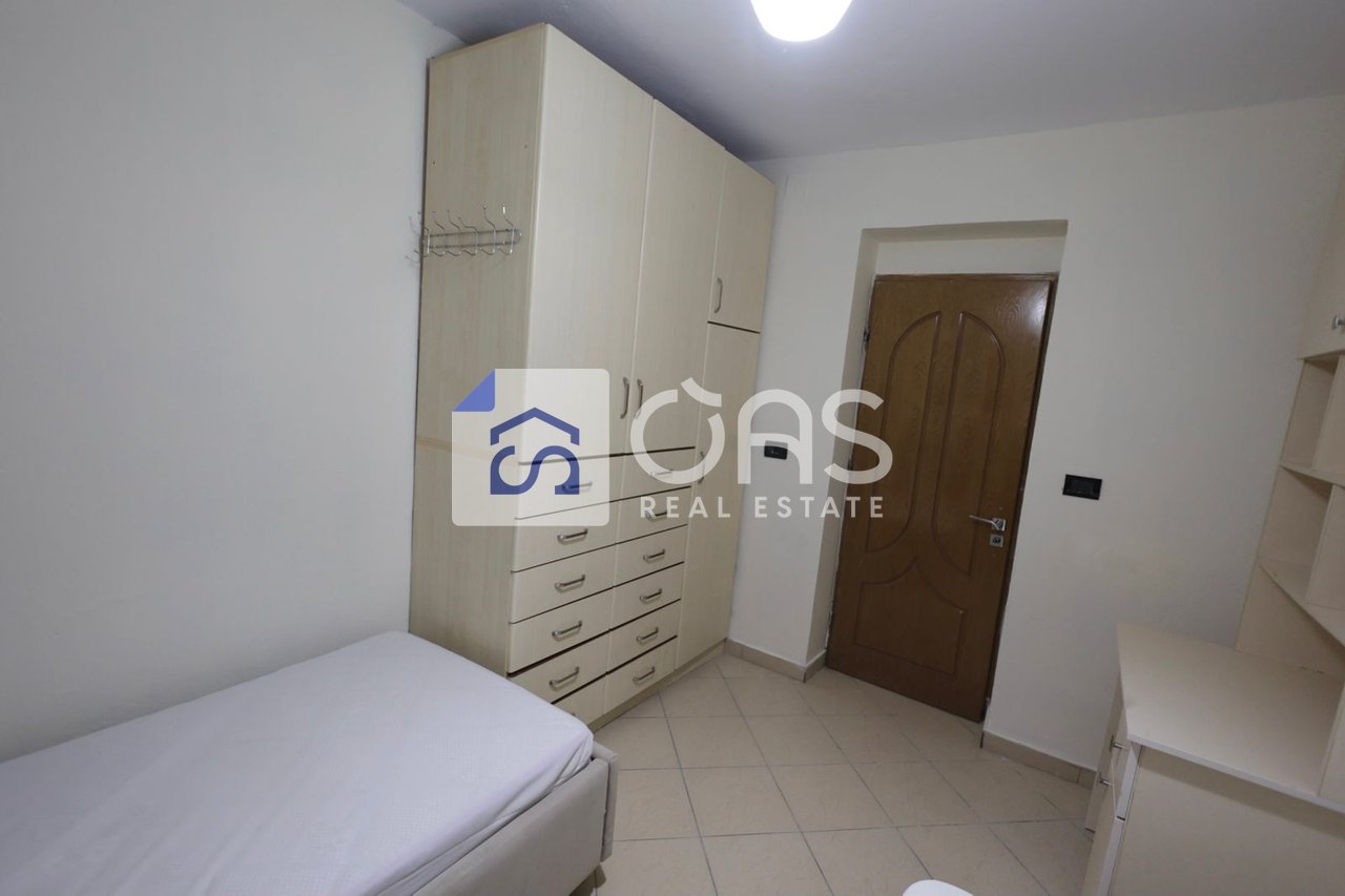 Jepet apartament me qera 2+1 Ne Brryl