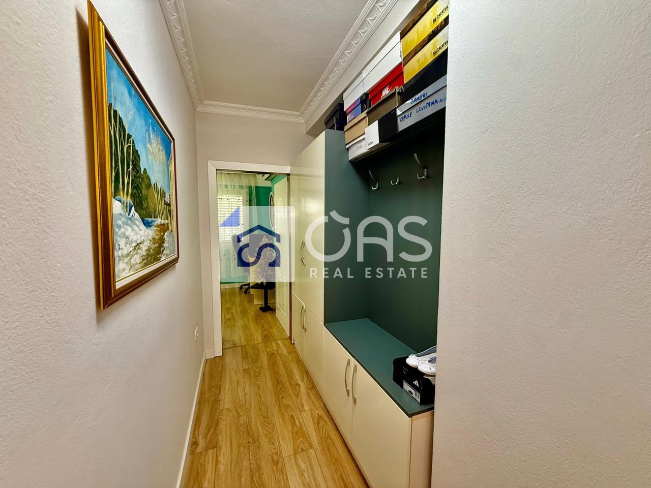 Jepet me qera apartament 2+1+2 tek Komuna e Parisit